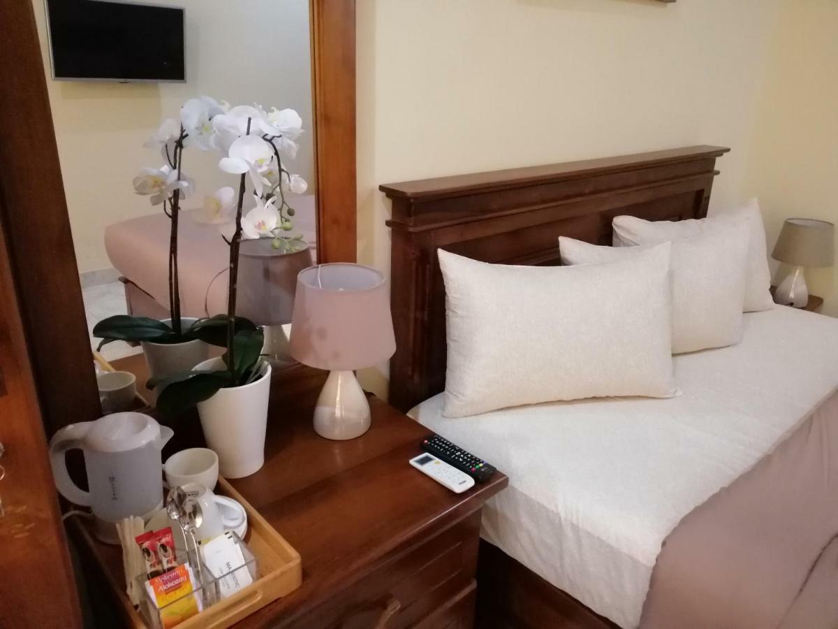 Holidays Hotel Nainamadama المظهر الخارجي الصورة